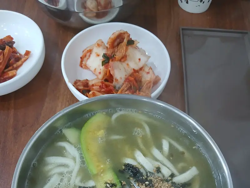 박가네 칼국수 밑반찬 김치