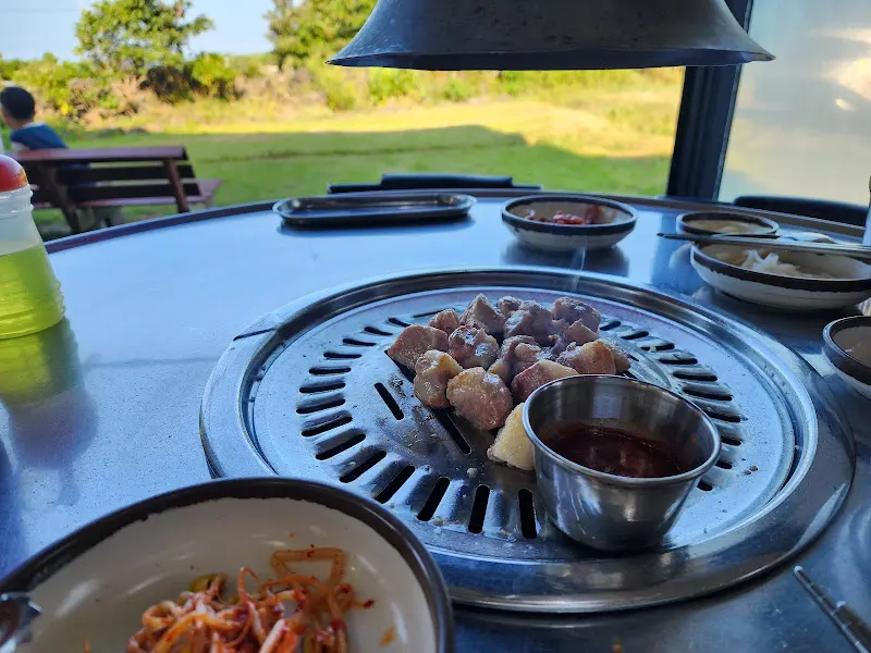 식당 내부 전경