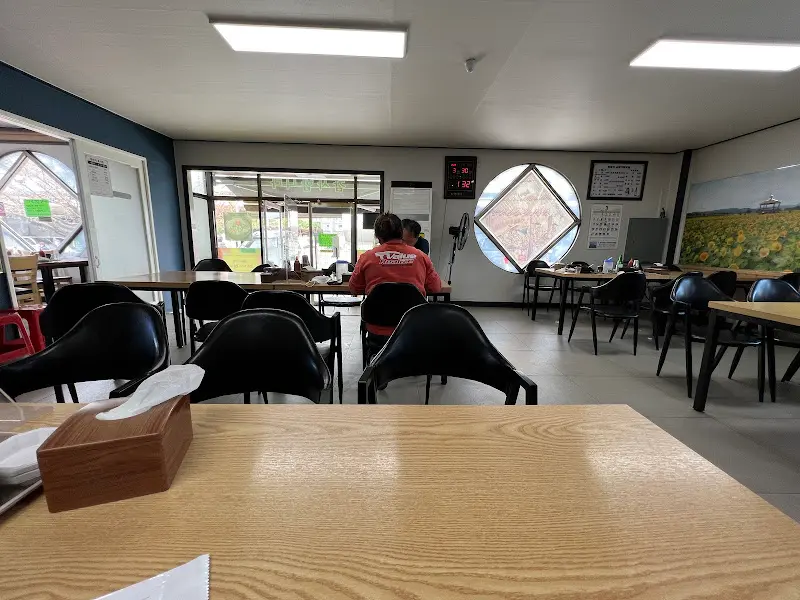 사랑가득국밥 내부2