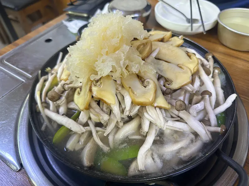 푸짐한 송이버섯전골