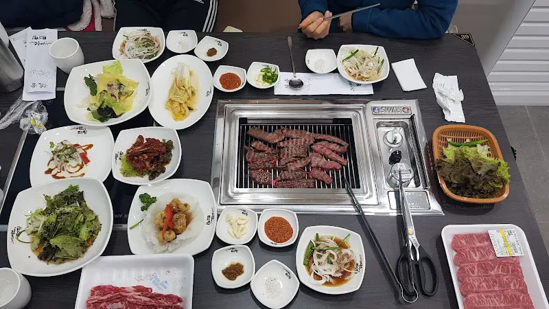 돼지갈비 푸짐한 한 상