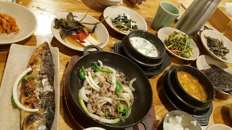 다양한 곁들임 메뉴