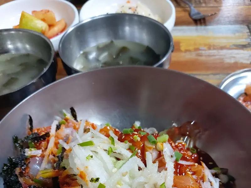 가자미 물회와 밑반찬