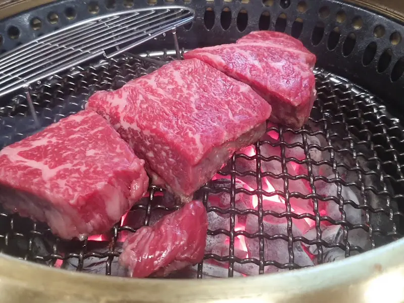 고기 굽는 모습