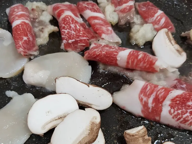 장흥삼합을 굽는 모습