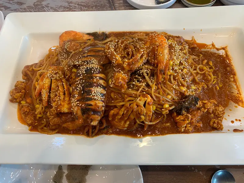 푸짐한 등뼈해물찜