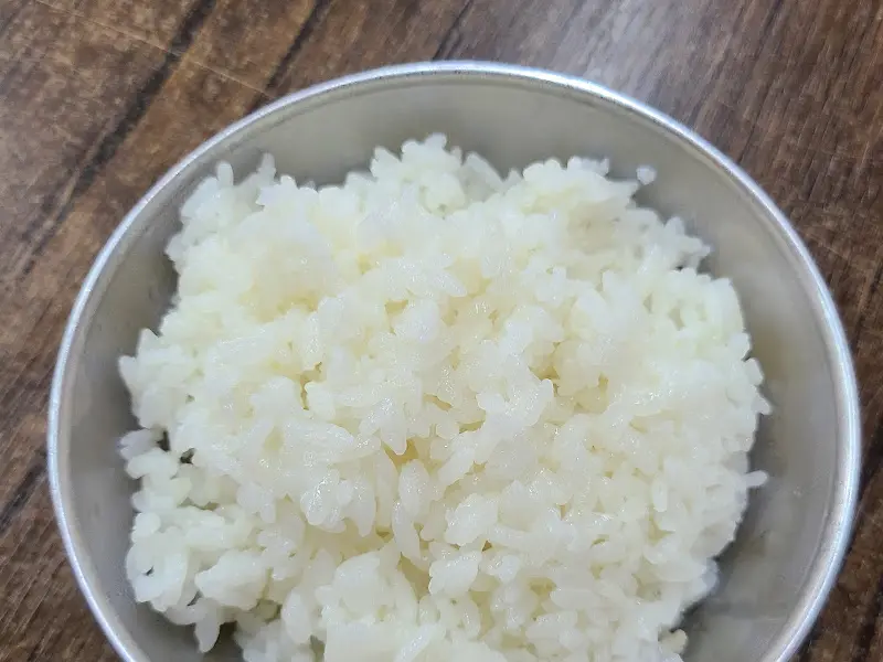 윤기 흐르는 밥