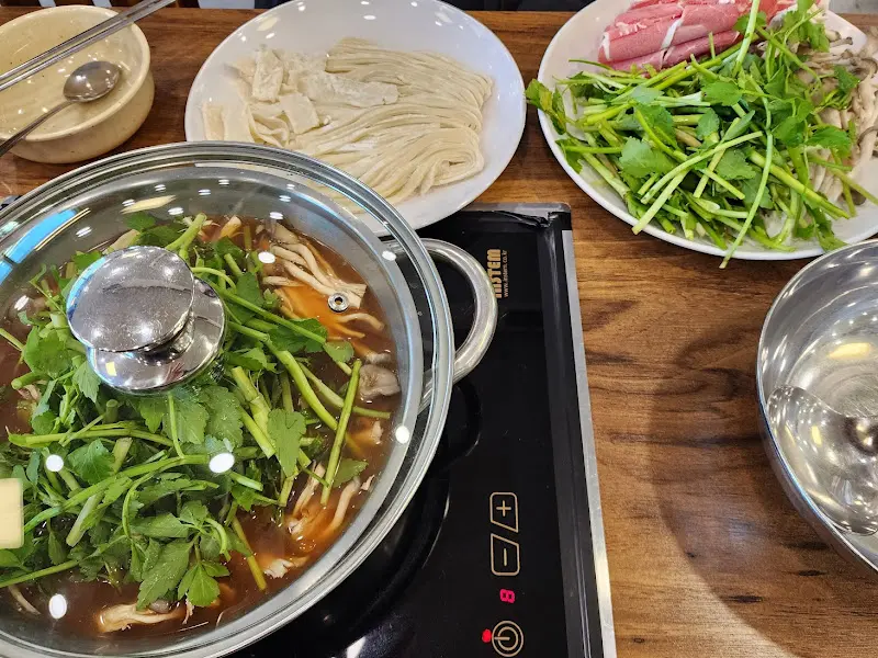 푸짐한 칼국수 한 상 차림