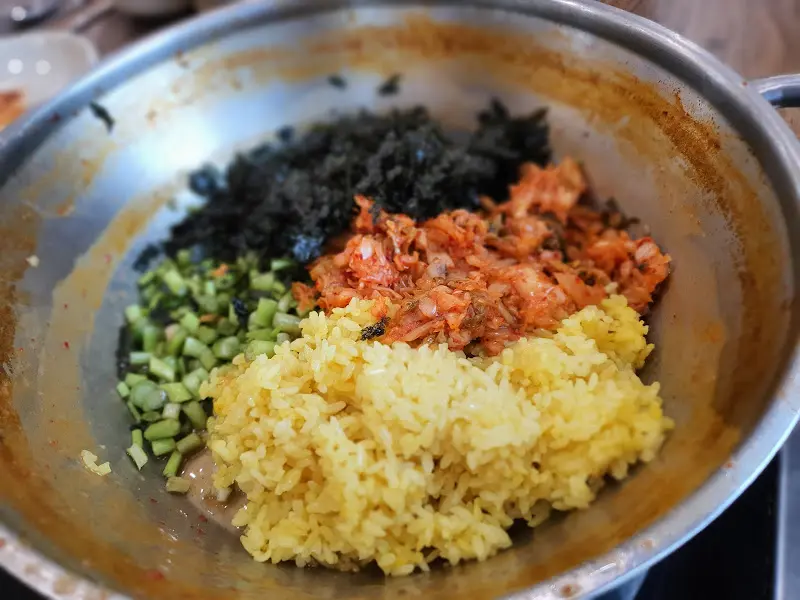 직접 볶아 먹는 볶음밥
