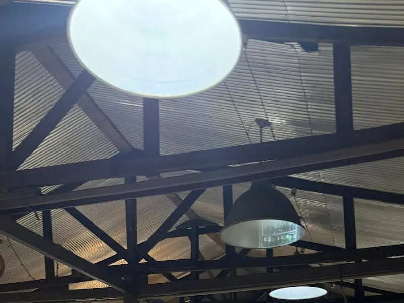 식당 내부 천장