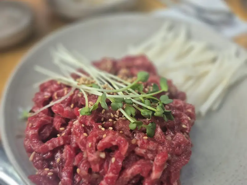 신선함이 느껴지는 뚜레한우 육회