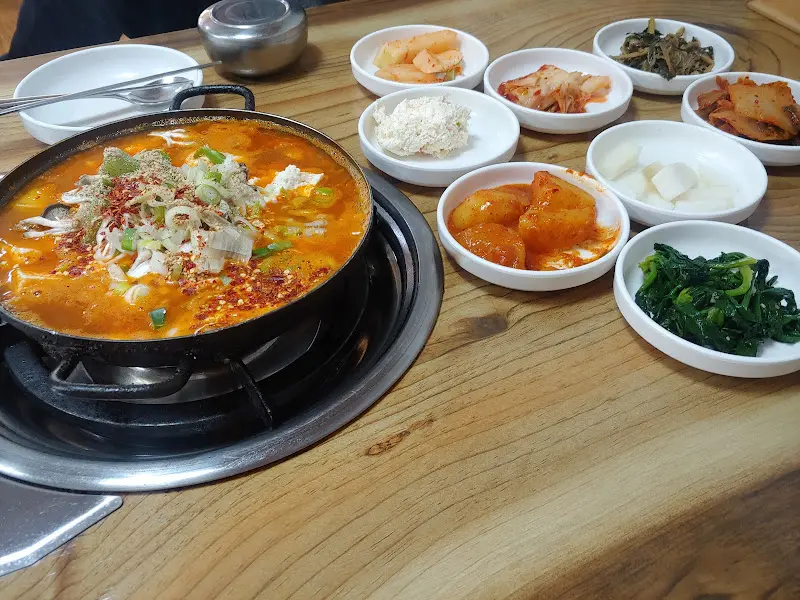 황태국과 다양한 반찬