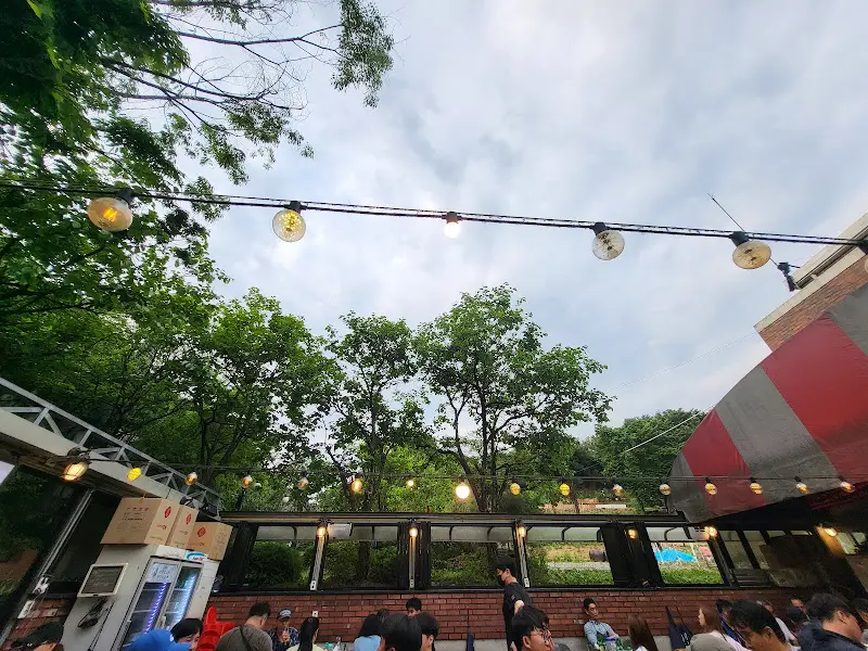 유황오리 야외 테이블