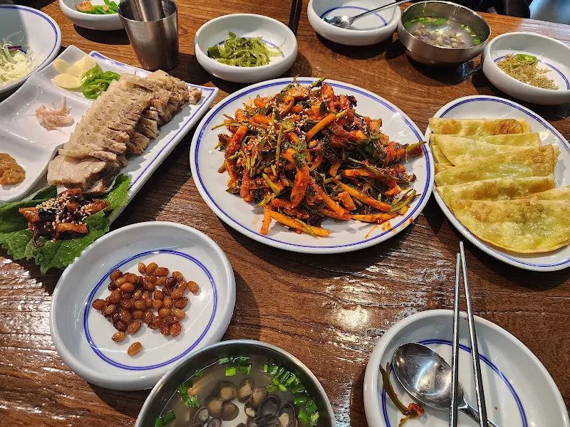 푸짐한 밑반찬 상차림