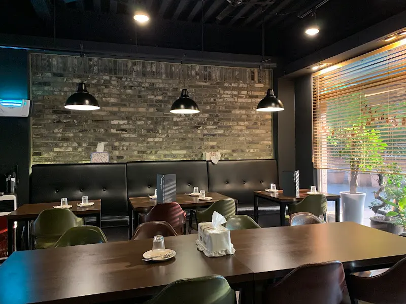 깔끔하고 아늑한 레스토랑 내부