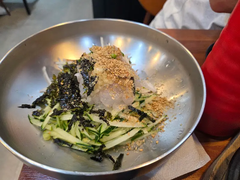 시원한 물회 한 그릇