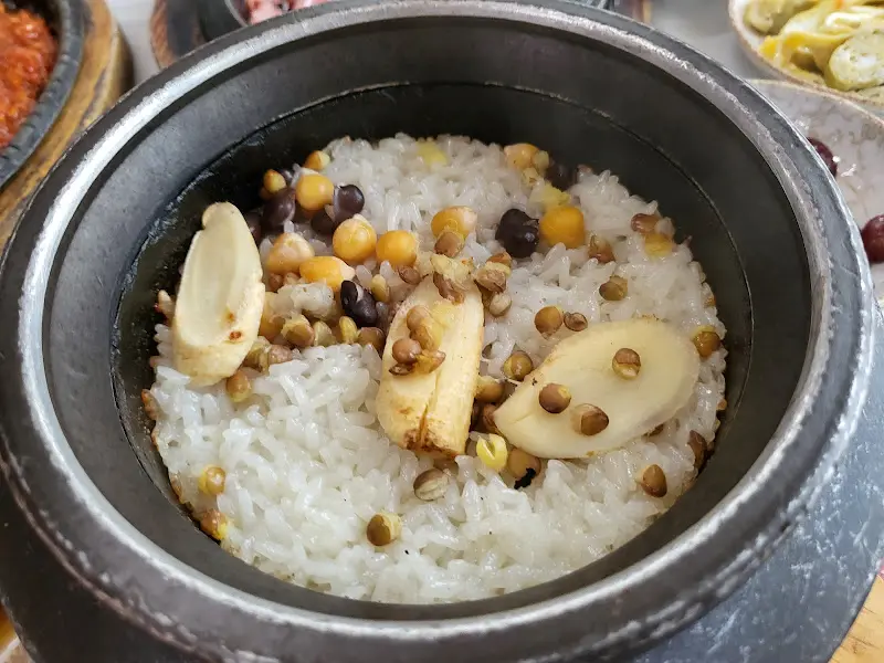 윤기가 흐르는 가마솥밥