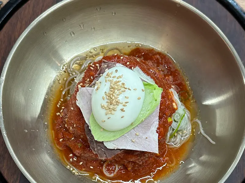 비빔냉면 근접샷