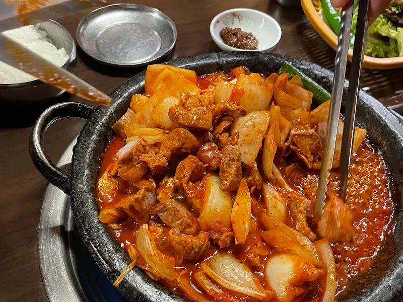 미락식당 두루치기 조리 모습