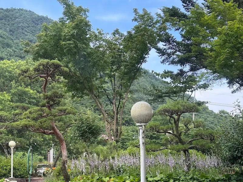 아름다운 조경이 돋보이는 정원