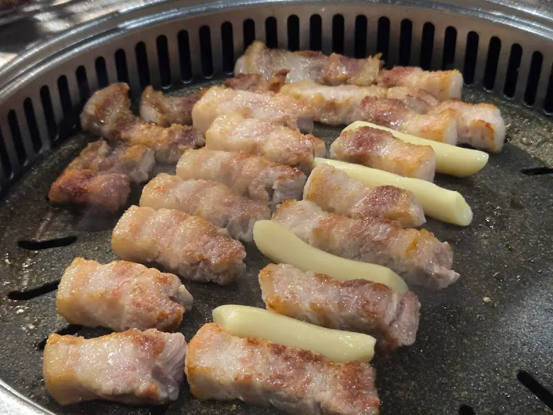 맛찬들 왕소금구이 정자점 삼겹살 구이