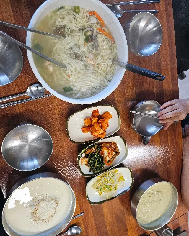 해물칼국수 한 상