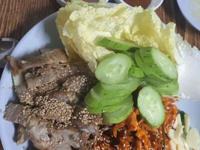 보쌈과 한치무침