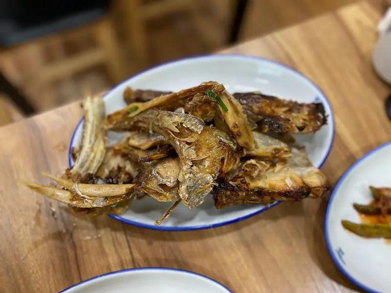 접시에 담긴 민어찜