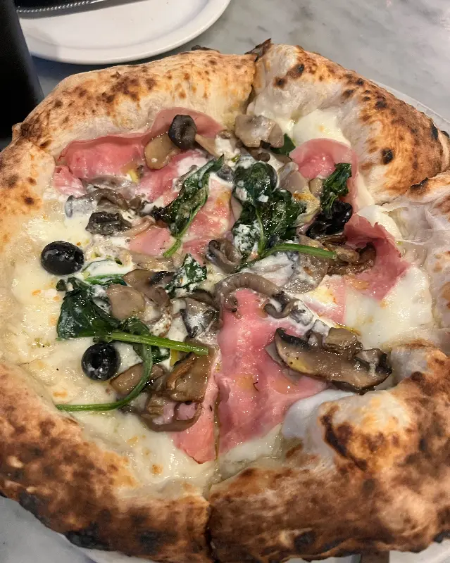 자이니스나폴리 피자