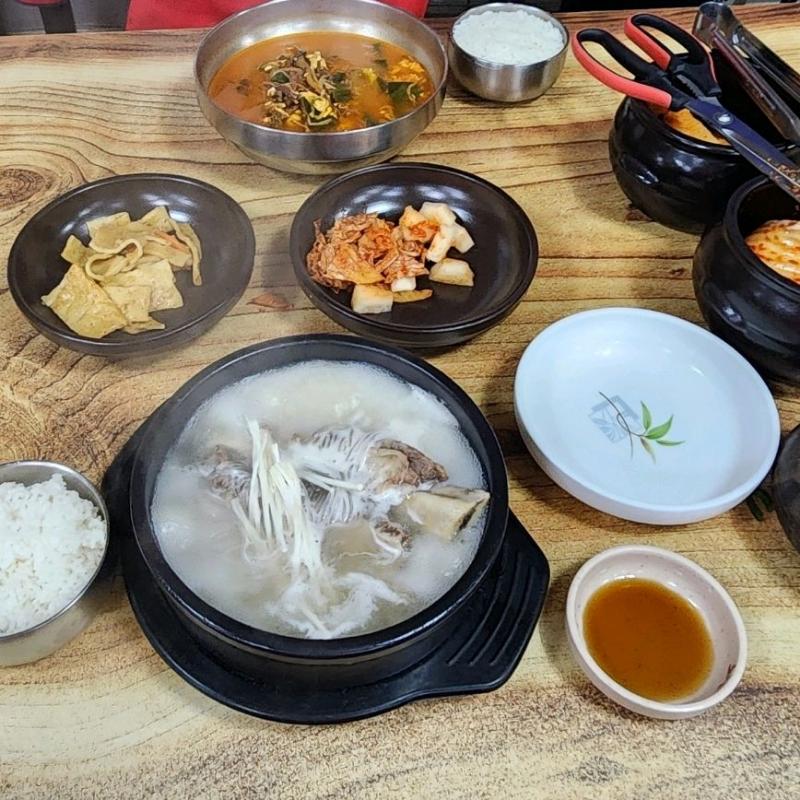 모네한우곰탕갈비탕 한상차림