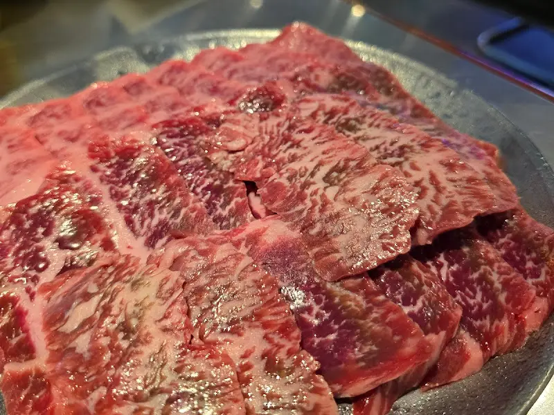 접시에 담겨 나온 LA 양념갈비