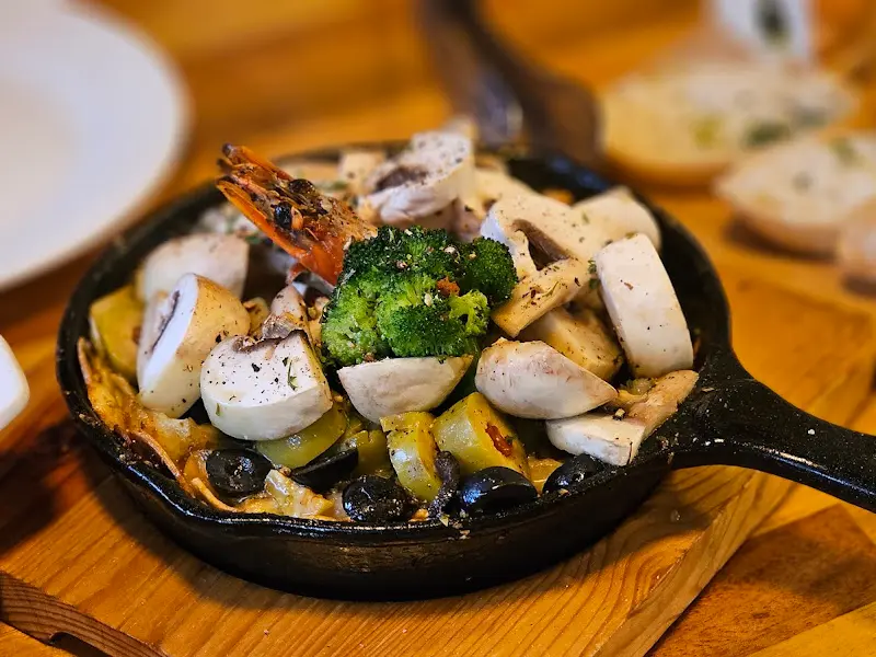 쭈꾸미와 브로콜리가 들어간 에피타이저