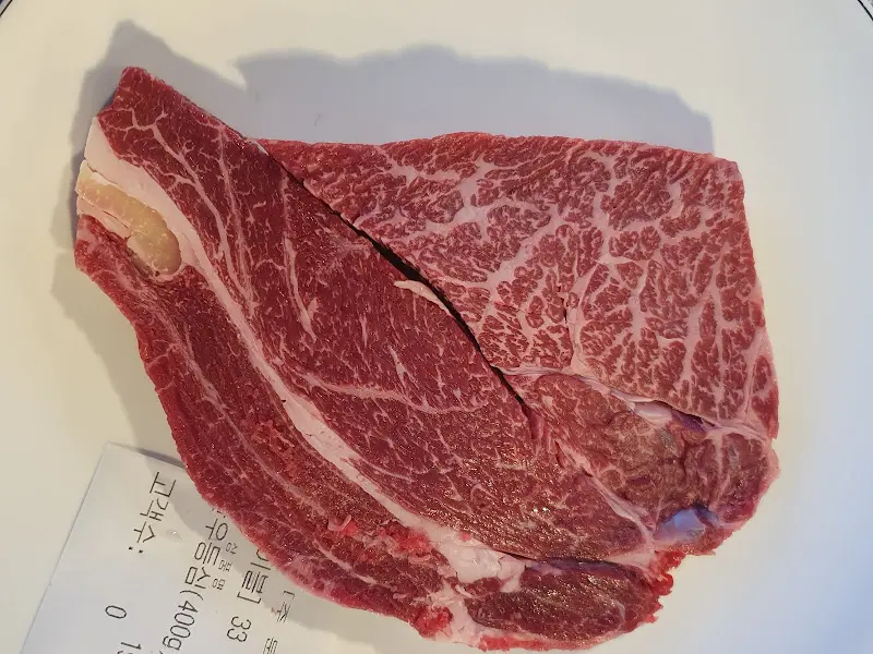 마블링이 살아있는 한우