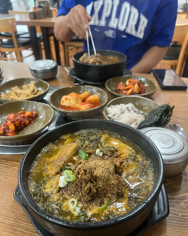 해장국 한 상 차림