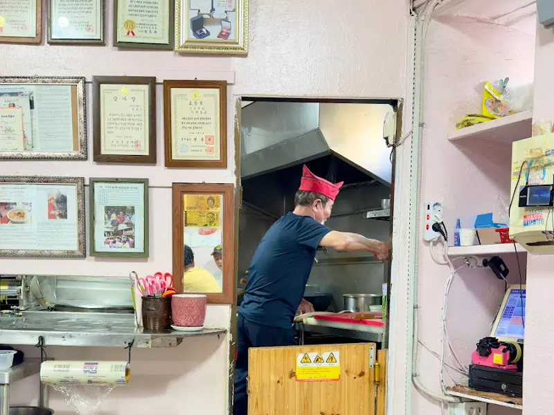 요리하는 사장님