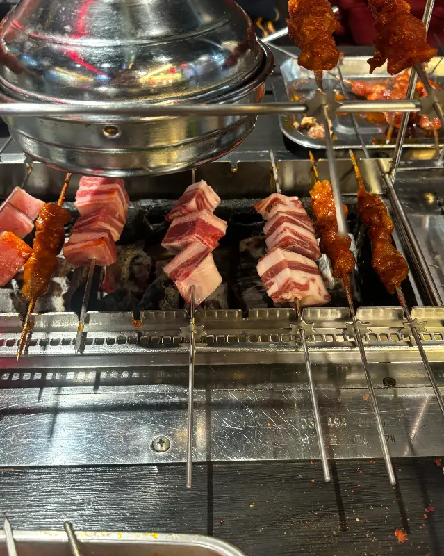 윤기가 자르르 흐르는 볶음밥