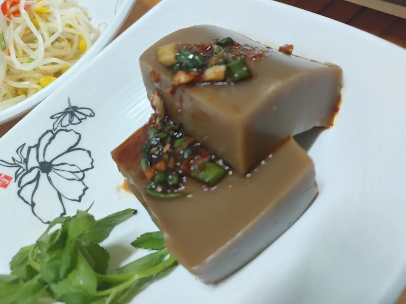 윤기가 흐르는 묵