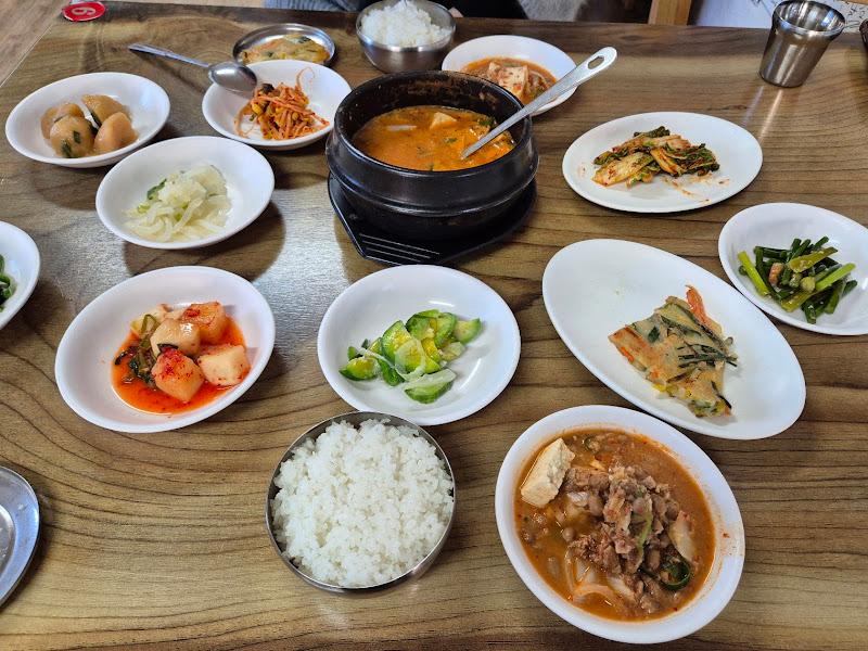 정갈한 밑반찬들