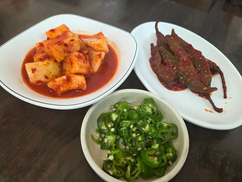 해장국과 함께 나오는 밑반찬