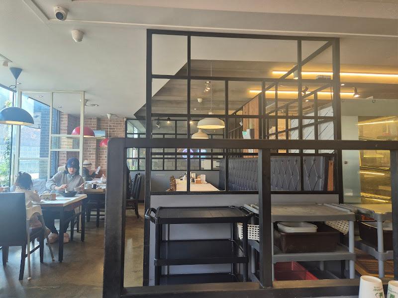 넓고 쾌적한 실내