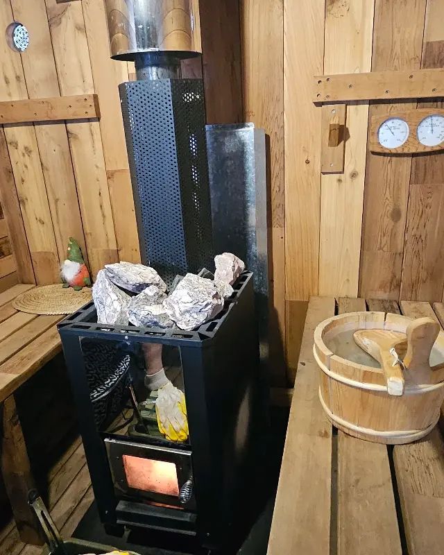 사우나 내부 난로