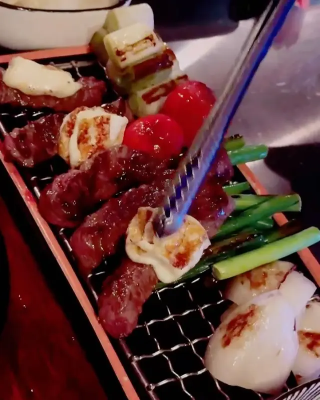 직원이 직접 구워주는 고기