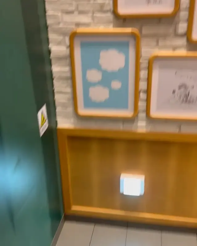 맥도날드 내부 좌석