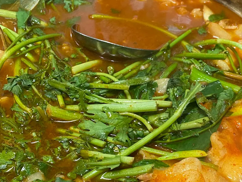 매운탕 국물과 미나리