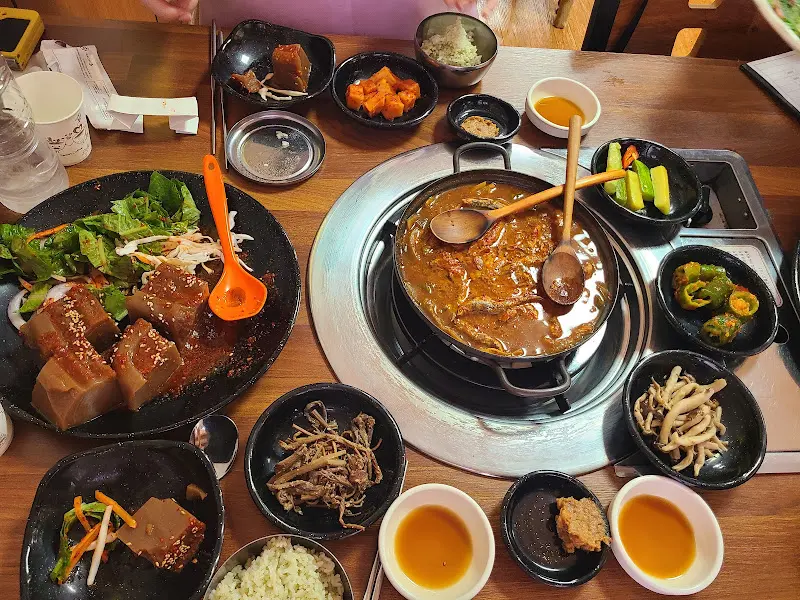 도토리묵과 멸치쌈밥