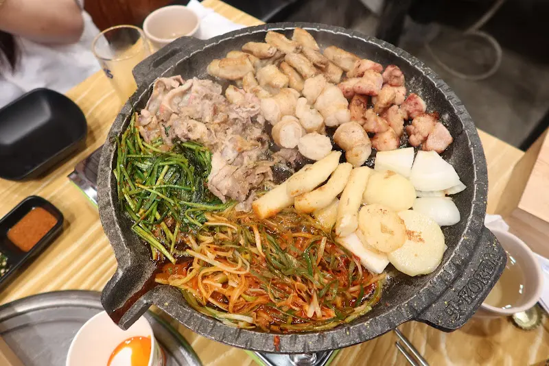 푸짐한 곱창전골