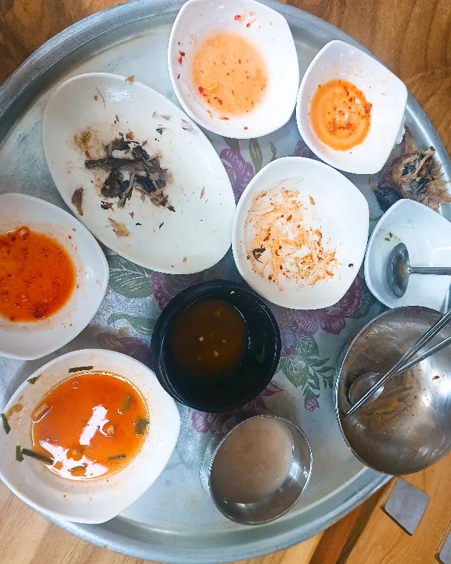 깔끔하게 비워진 쟁반