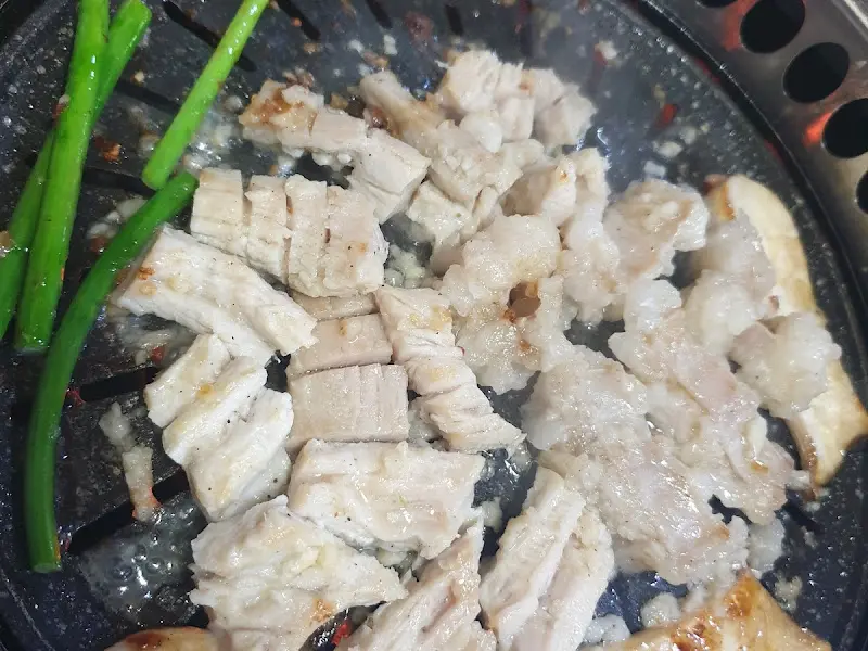 불판 위에서 익어가는 OOO