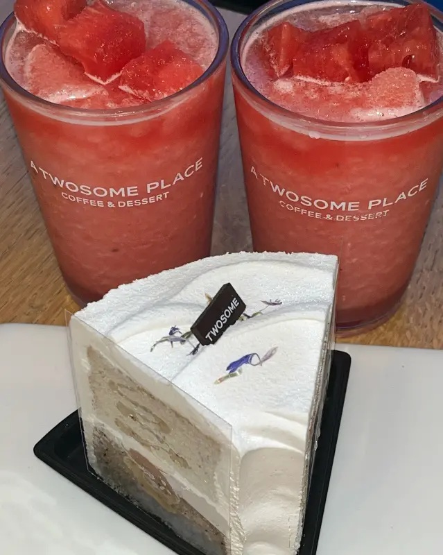 수박 주스와 케이크