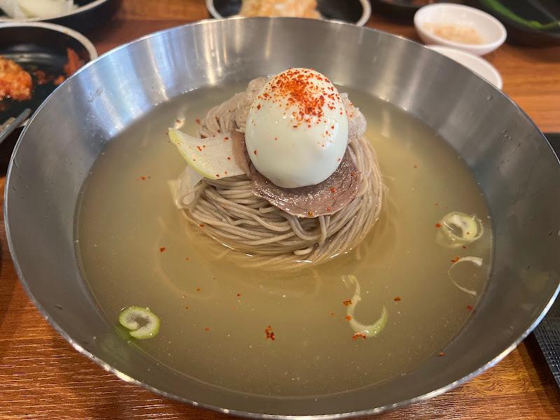 옥돌현옥 평양냉면 클로즈업